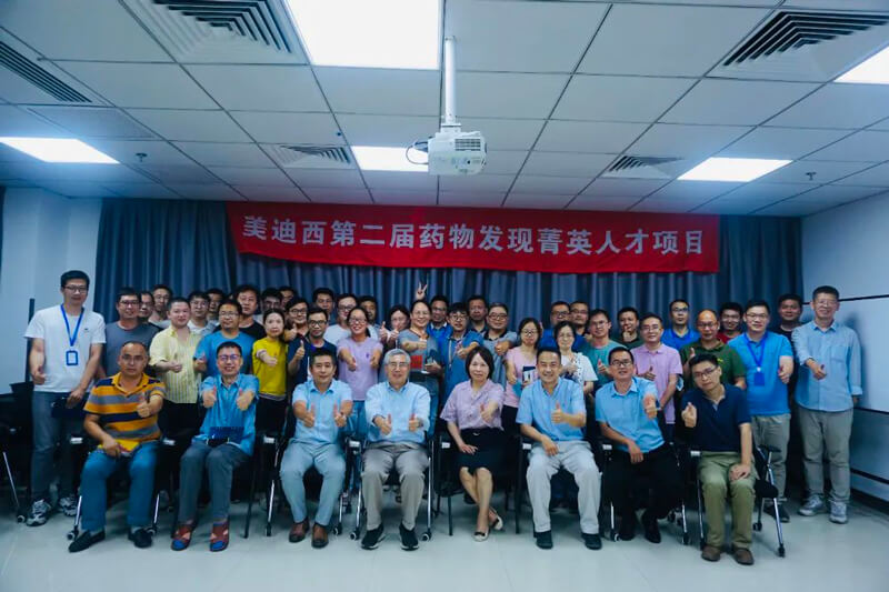 2022年，，，，，，，，近900名新员工加入米乐YY易游各人庭.jpg